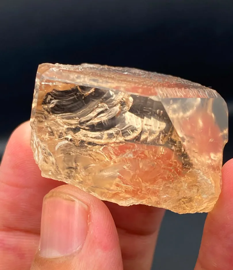 Natural Topaz Crystal, 67 Grams Cutting Grade  from Pakistan, Gilgit-Baltistan, Shigar District. - image 4