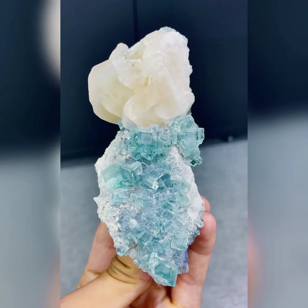 Natural Transparent Blue Fluorite and Calcite symbiosis comes from Xianghualing,Hunan 50*115*50MM image