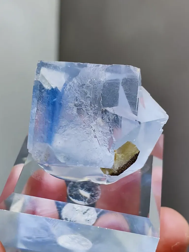 Natural Transparent Blue Fluorite comes from Xianghualing,Hunan 35*30*20MM - image 2