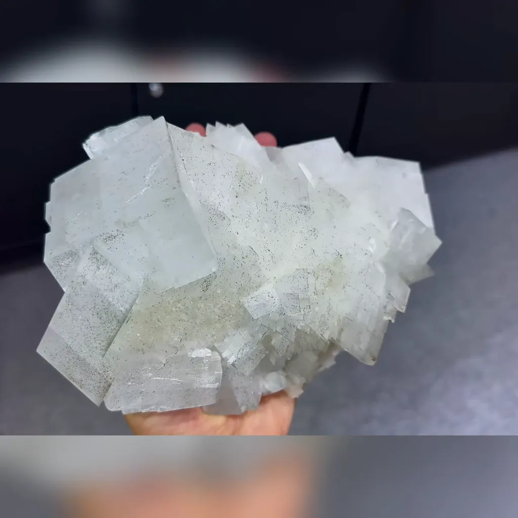 Natural Transparent Calcite comes from Xianghualing,Hunan 210*140*95MM - image 2