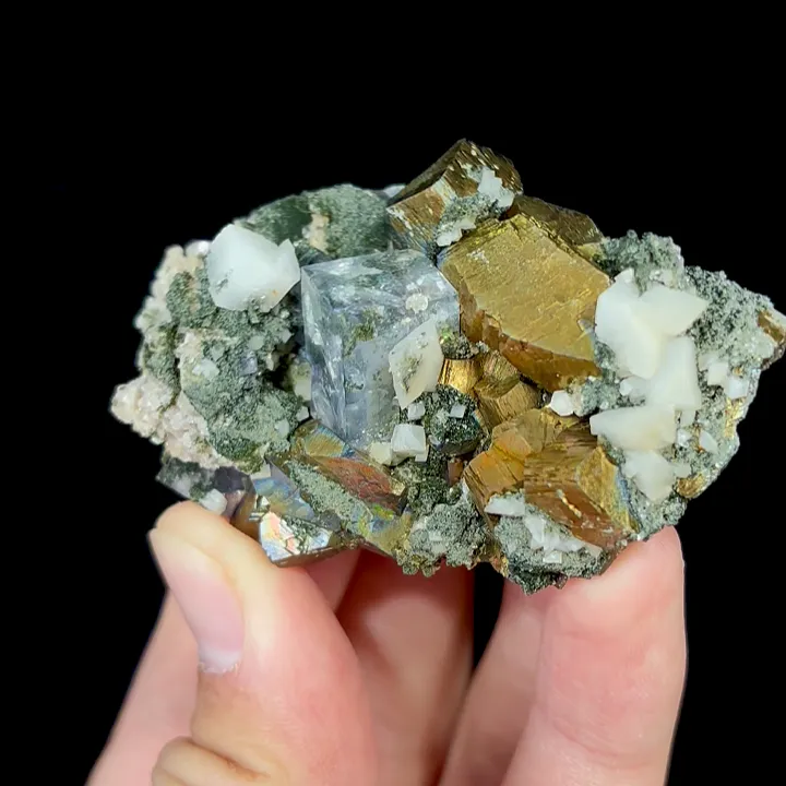 Natural Transparent Cubic Fluorite and Arsenopyrite, Mineral Specimens:Yaogangxian,Hunan (65*40*25MM) - image 2