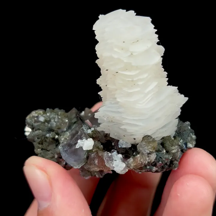Natural Transparent Cubic Fluorite and Calcite, Mineral Specimen:Yaogangxian,Hunan (30*50*45MM) - image 4