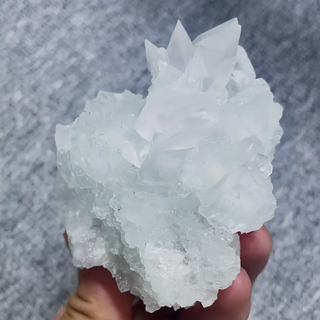 Natural Transparent Cubic Fluorite and Calcite Symbiosis comes from Xianghualing,Hunan 75*80*45MM - image 2