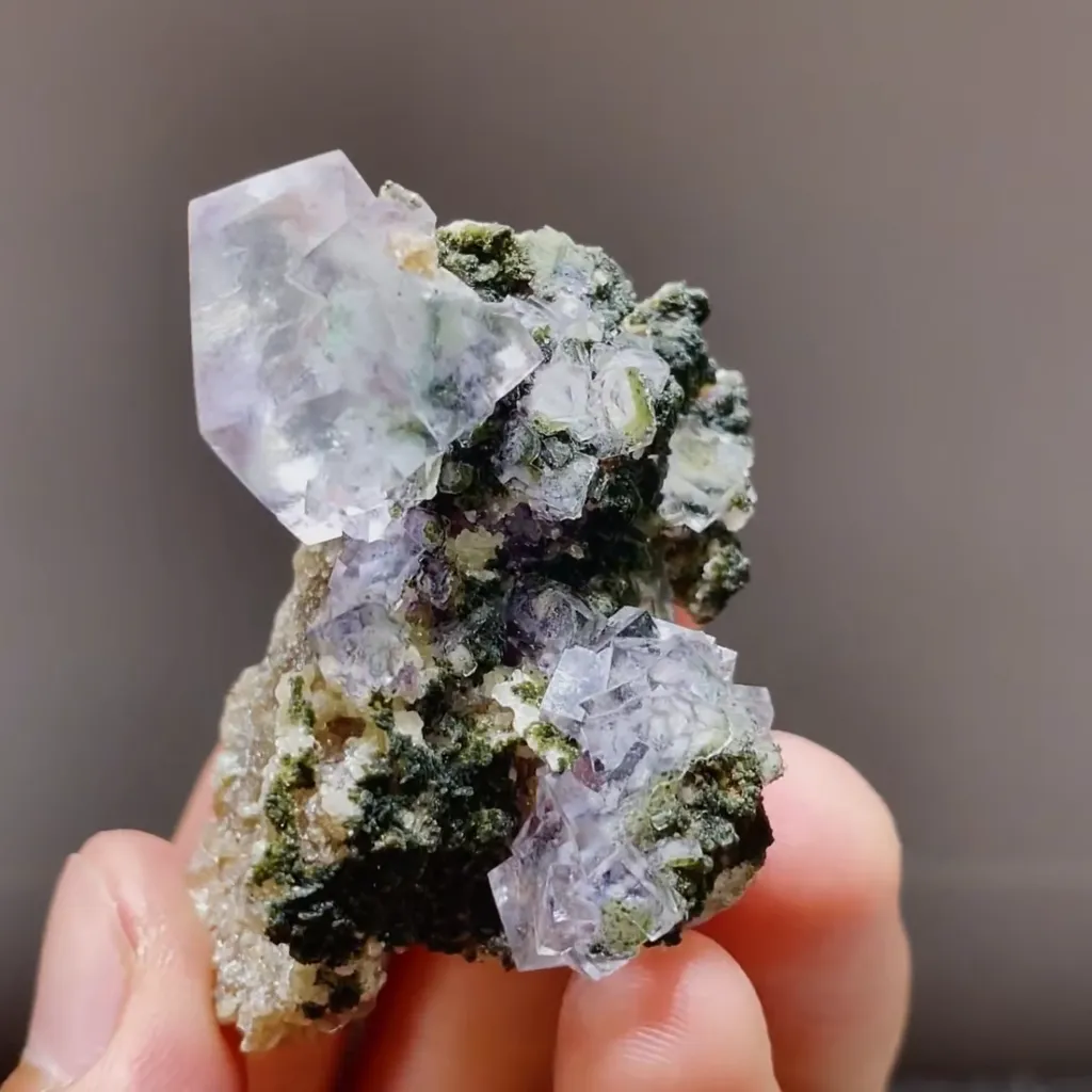 Natural Transparent Cubic Fluorite and Mica Symbiosis comes from Yaogangxian,Hunan 50*40*35MM - image 3