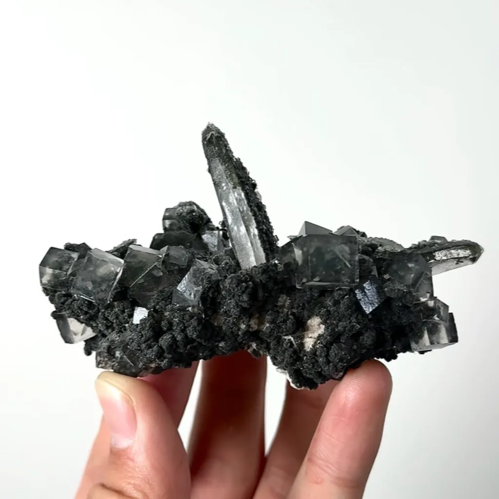 Natural Transparent Cubic Fluorite and Quartz, Mineral Specimen:Yaogangxian,Hunan (95*40*35MM) image