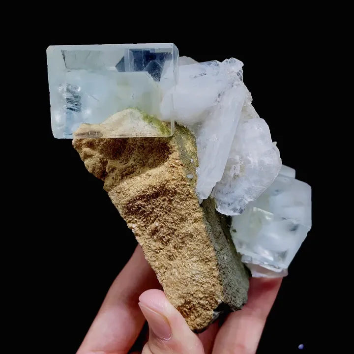 Natural Transparent Cubic Fluorite & Calcite, Mineral Specimen: Xianghualing,Hunan (70*130*55mm) - image 6