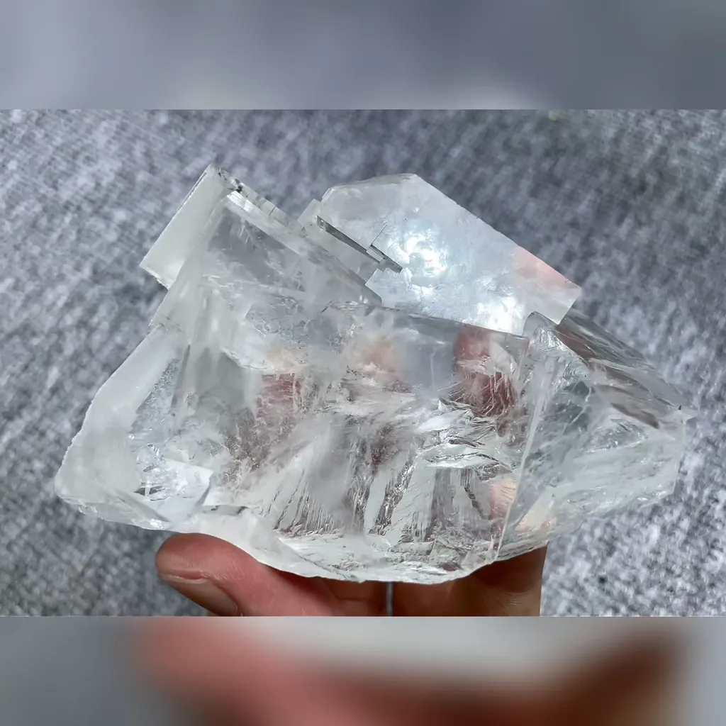 Natural Transparent Cubic Fluorite comes from Xianghualing,Hunan 95*70*50MM image