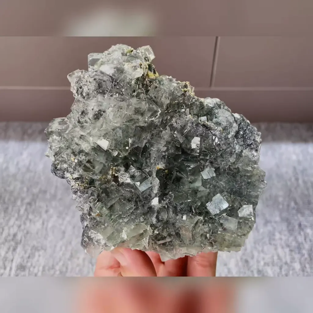Natural Transparent Cubic Fluorite comes from Xinaghualing,Hunan 115*105*55MM image