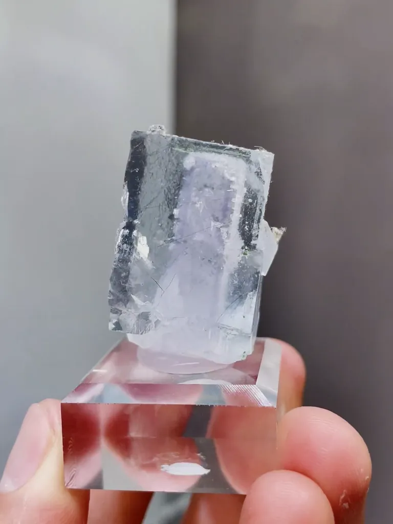 Natural Transparent Cubic Fluorite comes from Yaogangxian,Hunan 20*20*30MM - image 4