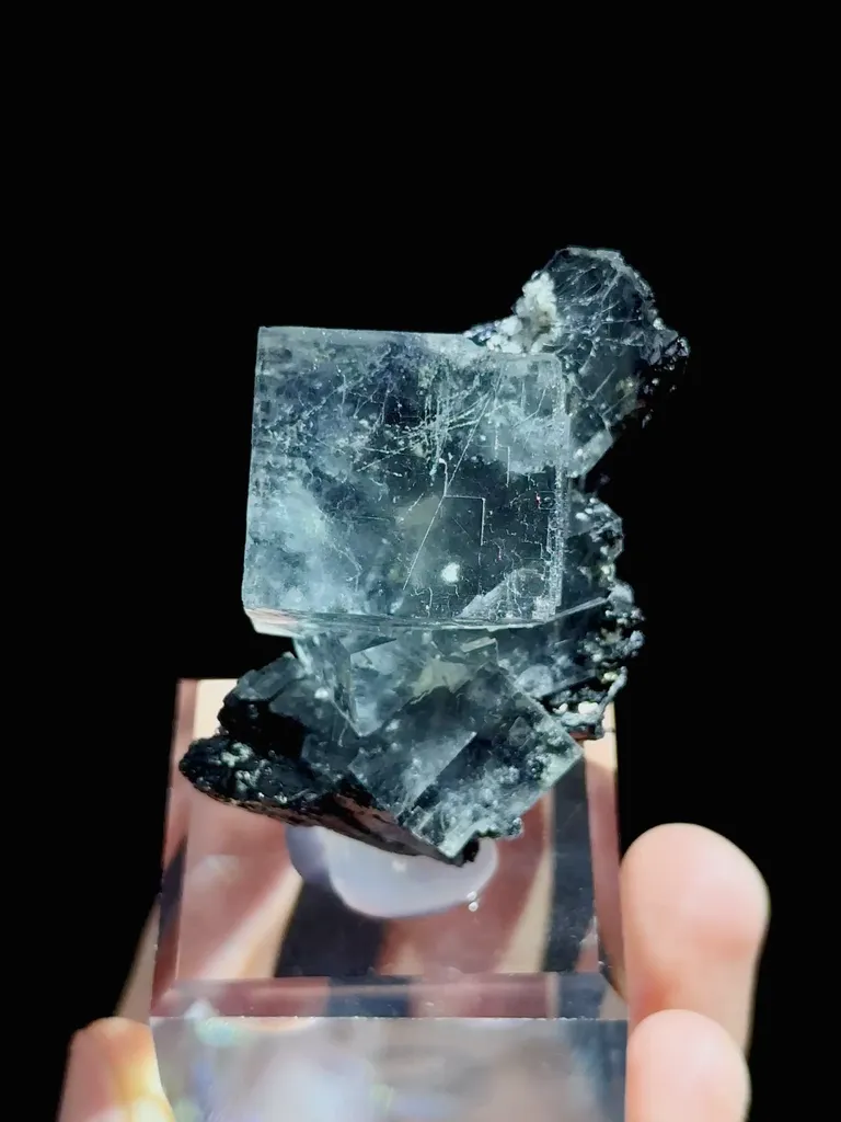 Natural Transparent Cubic Fluorite comes from Yaogangxian,Hunan 35*30*50MM - image 2