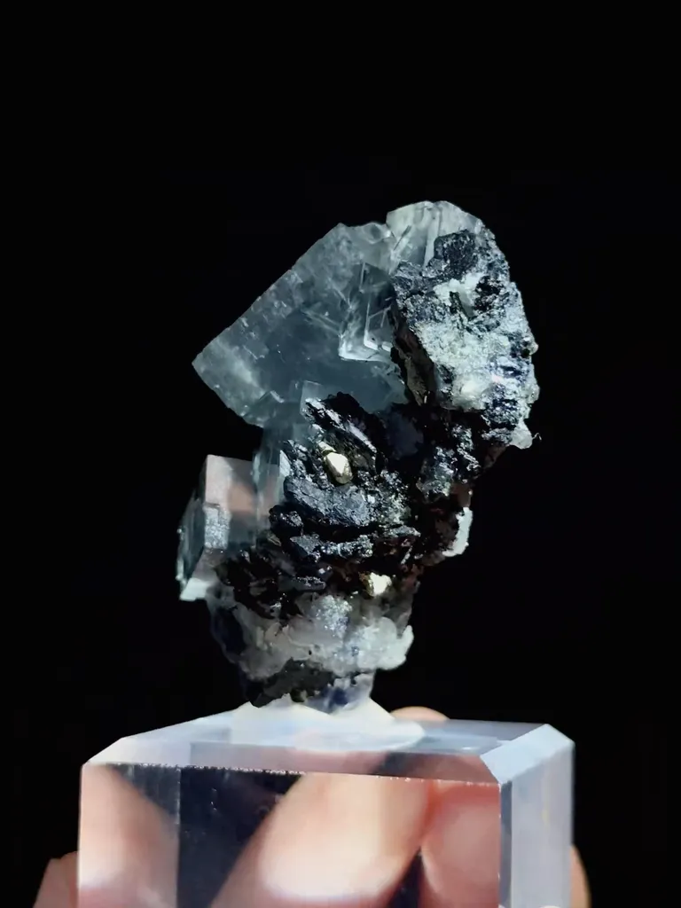 Natural Transparent Cubic Fluorite comes from Yaogangxian,Hunan 35*30*50MM image