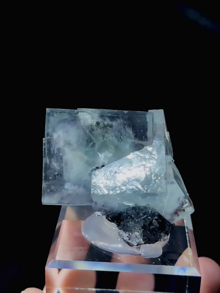 Natural Transparent Cubic Fluorite comes from Yaogangxian,Hunan 50*40*45MM image