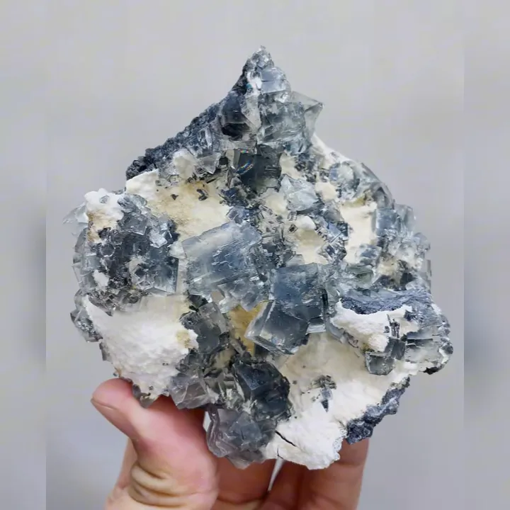 Natural Transparent Cubic Fluorite, Mineral Specimen: Xianghualing,Hunan (80*85*35MM) - image 5