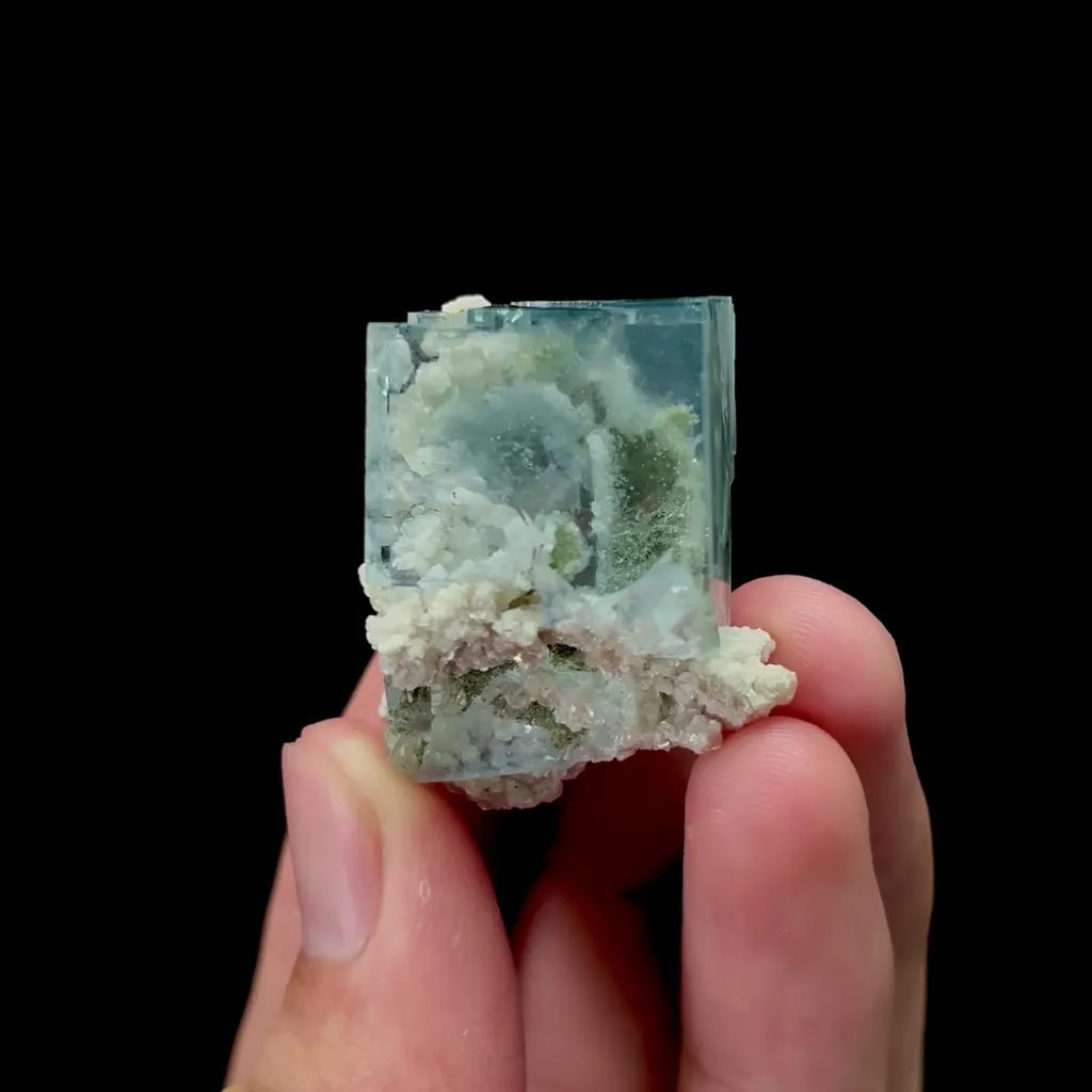 Natural Transparent Cubic Fluorite Mineral Specimen,High Quality Specimen,YAO GANG XIAN,HUNAN,CHINA(27*33*27mm) image