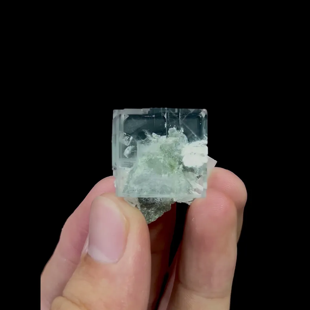 Natural Transparent Cubic Fluorite Mineral Specimen,High Quality Specimen,ZHEJIANG,CHINA(25*28*20mm) image