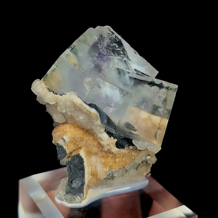 Natural Transparent Cubic Fluorite, Mineral Specimen:Xianghualing,Hunan (40*45*25MM) image