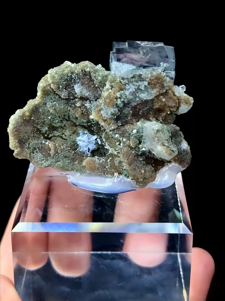 Natural Transparent Cubic Phantom Fluorite and Mica Coexist comes from Yaogangxian,Hunan 55*10*30MM - image 5