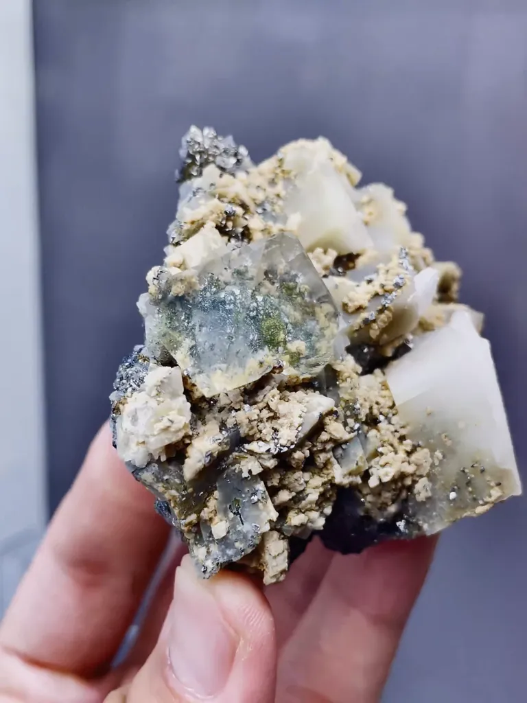 Natural Transparent Fluorite and Calcite coexist comes from Huanggangliang,Inner Mongolia 70*35*60MM - image 3