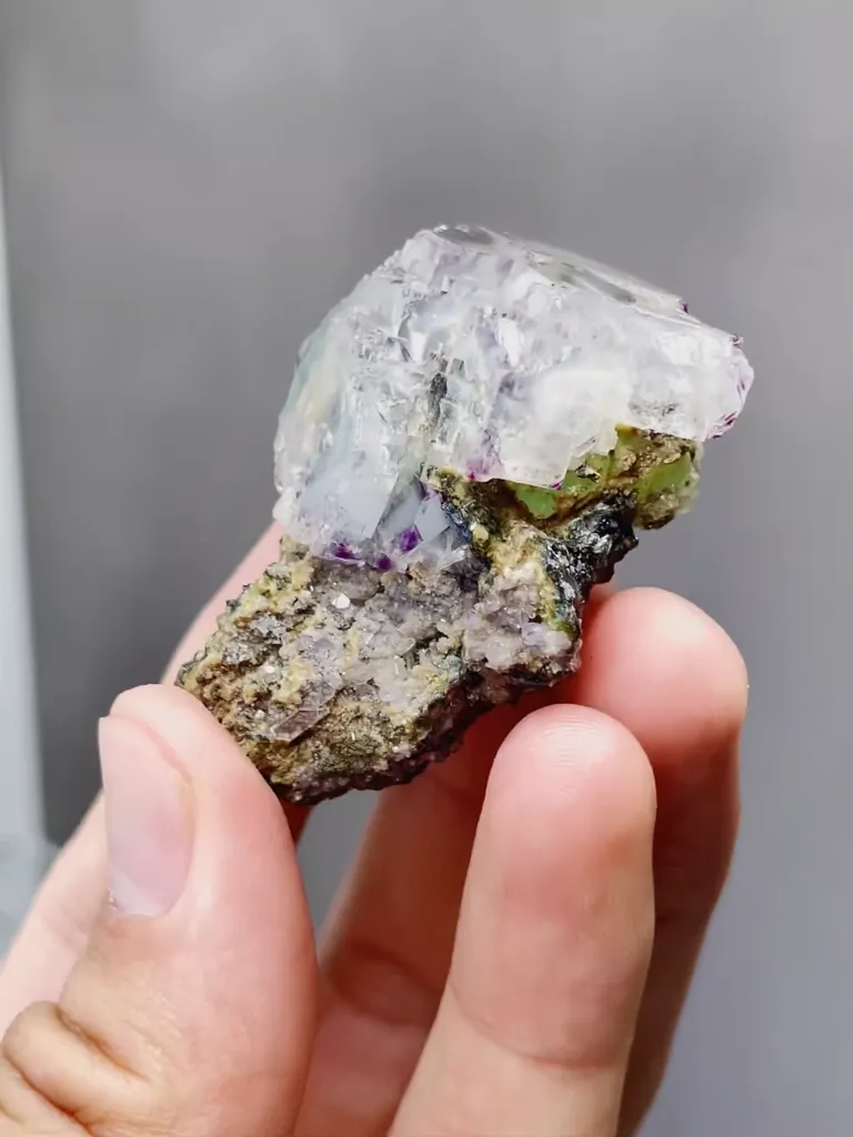 Natural Transparent Fluorite and Mica coexist comes from Yaogangxian,Hunan 35*25*45MM - image 4