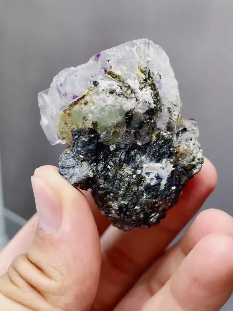 Natural Transparent Fluorite and Mica coexist comes from Yaogangxian,Hunan 35*25*45MM - image 6