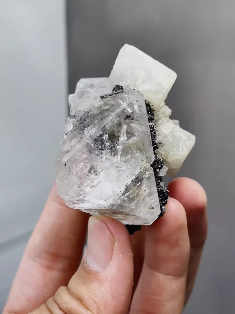 Natural Transparent Fluorite comes from Huanggangliang,Inner Mongolia 40*35*50MM - image 3