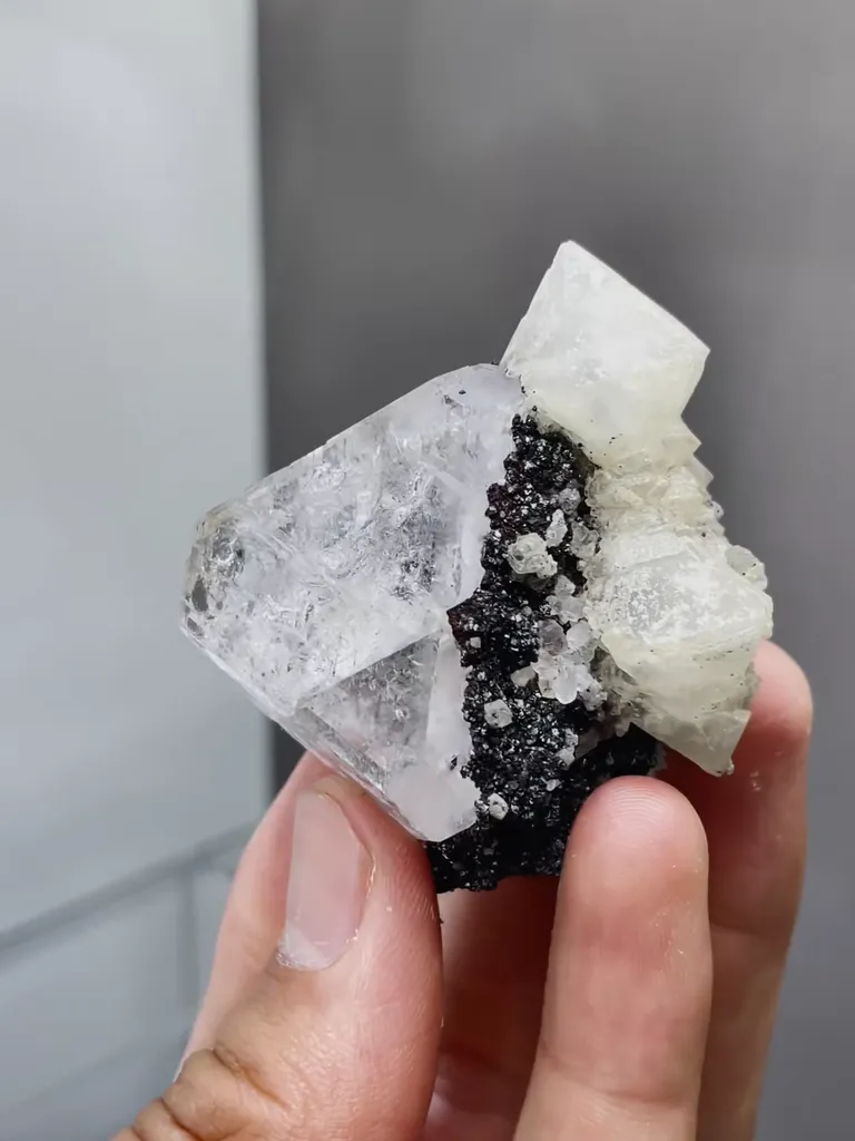 Natural Transparent Fluorite comes from Huanggangliang,Inner Mongolia 40*35*50MM image