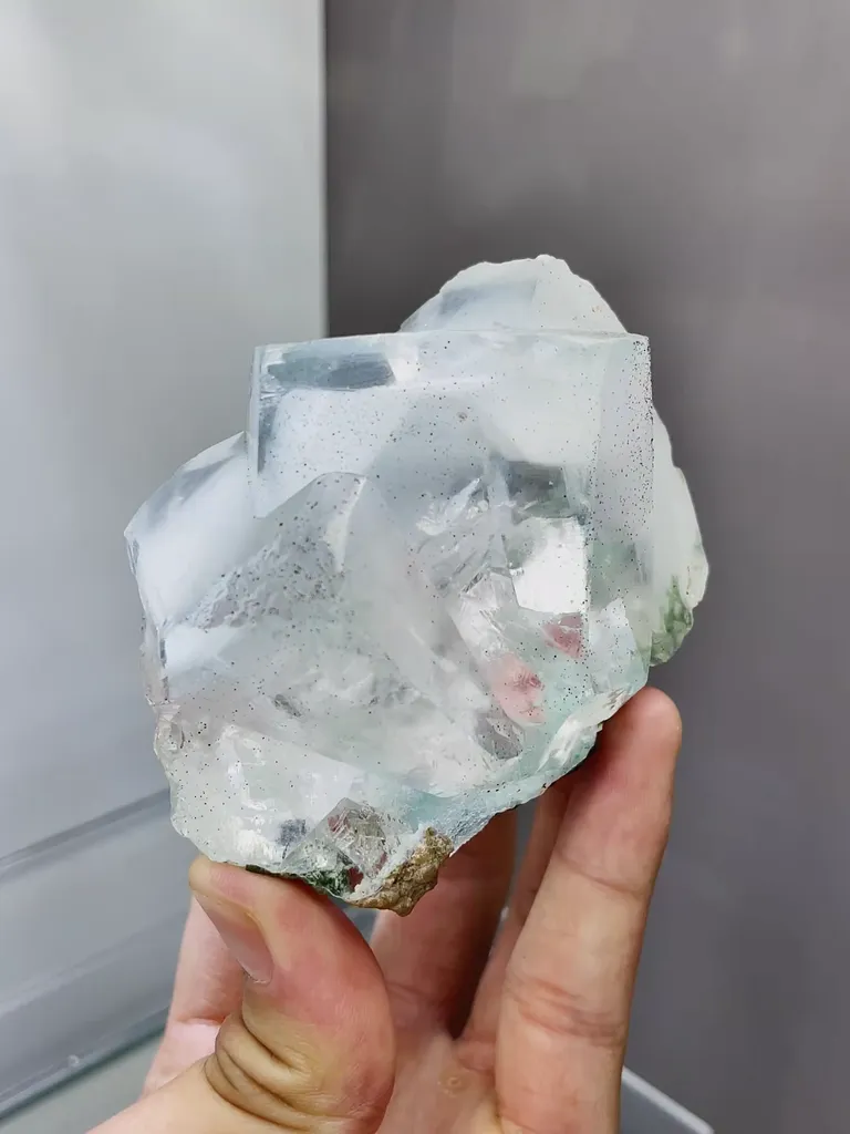 Natural Transparent Fluorite comes from Yaogangxian,Hunan 88*57*70MM image