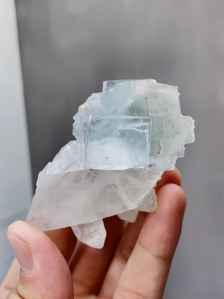 Natural Transparent Glassy Fluorite and Quartz coexist comes from Yaogangxian,Hunan 45*35*60MM - image 5