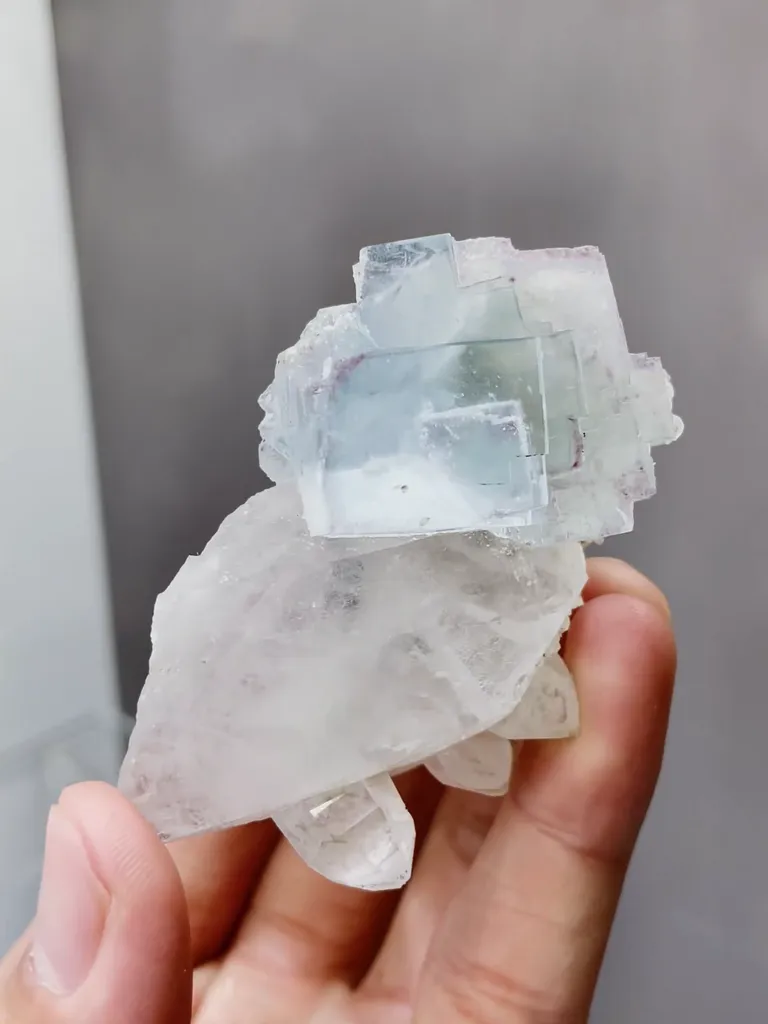 Natural Transparent Glassy Fluorite and Quartz coexist comes from Yaogangxian,Hunan 45*35*60MM - image 4