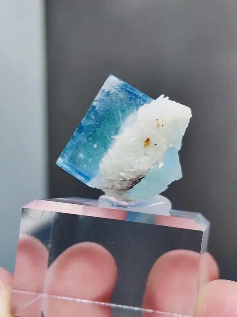 Natural Transparent Glassy Fluorite comes from Zhejiang,China 29*20*20MM - image 4