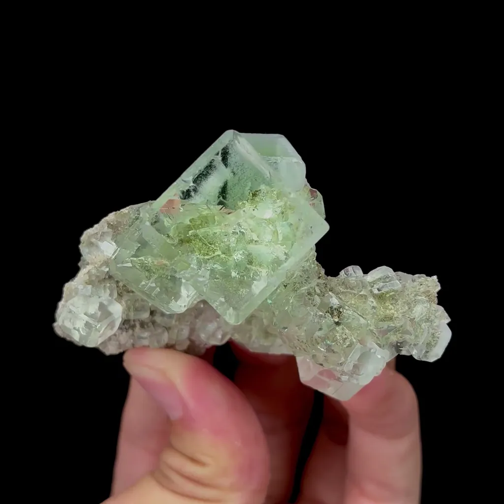Natural Transparent Glassy Green Fluorite Mineral Specimen,High Quality Specimen,XIANGHUALING,HUNAN,CHINA(72*50*21mm) image