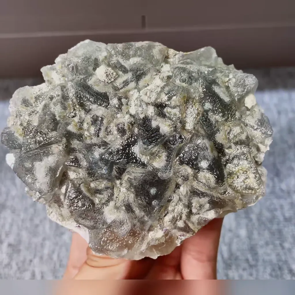 Natural Transparent Octahedral Fluorite comes from Zhejiang,China 100*85*30MM image