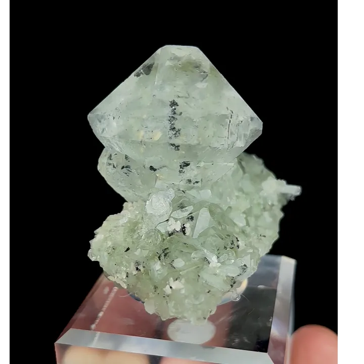 Natural Transparent Polyhedral Fluorite, Mineral Specimen: Inner Mongolia,China (55*30*35MM) image