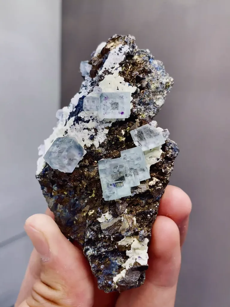 Natural Transparent Qlassy Fluorite and Pyrite coexist, Yindu，Inner Mongolia 50*30*88MM - image 5