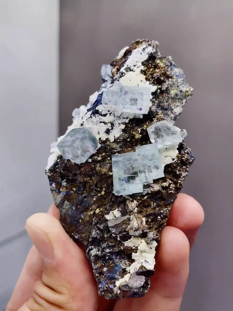 Natural Transparent Qlassy Fluorite and Pyrite coexist, Yindu，Inner Mongolia 50*30*88MM - image 4