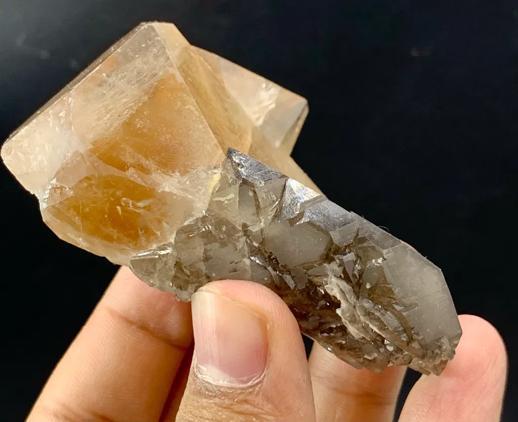 Natural Twin Topaz with Smoky Quartz Crystal Unique Termination Pakistan, 158 G - image 9