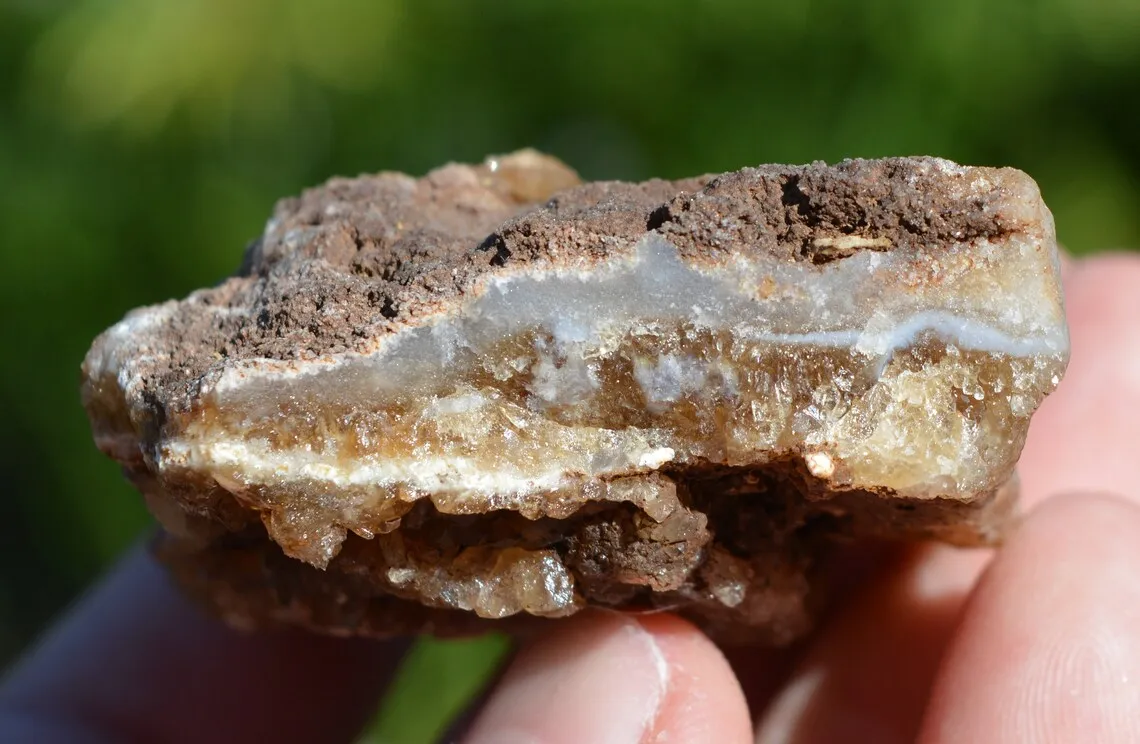 Natural unheated citrine 116 grams - Bakrit, Ifrane Province, Fez-Meknes Region, Morocco - image 3