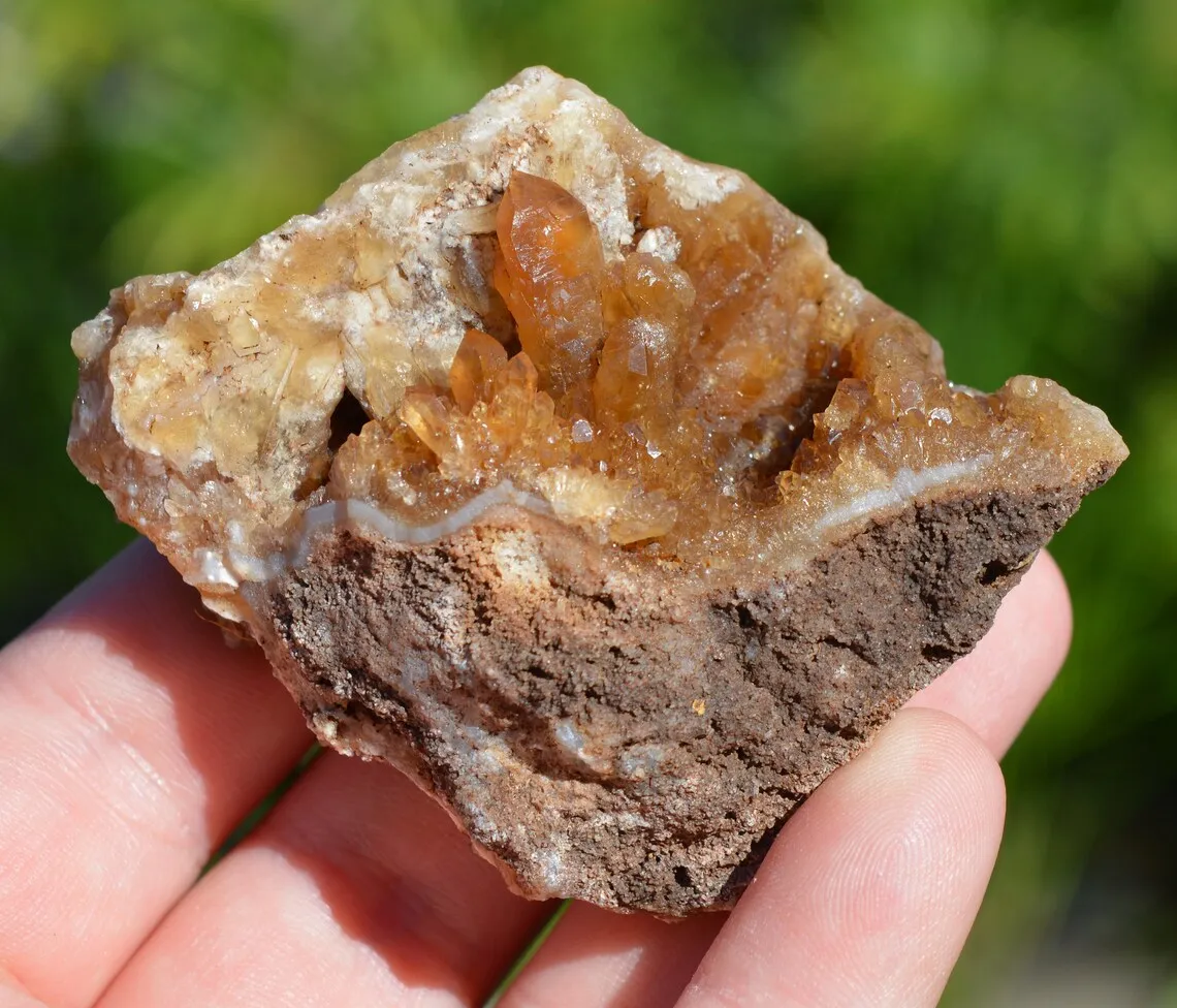 Natural unheated citrine 116 grams - Bakrit, Ifrane Province, Fez-Meknes Region, Morocco - image 2