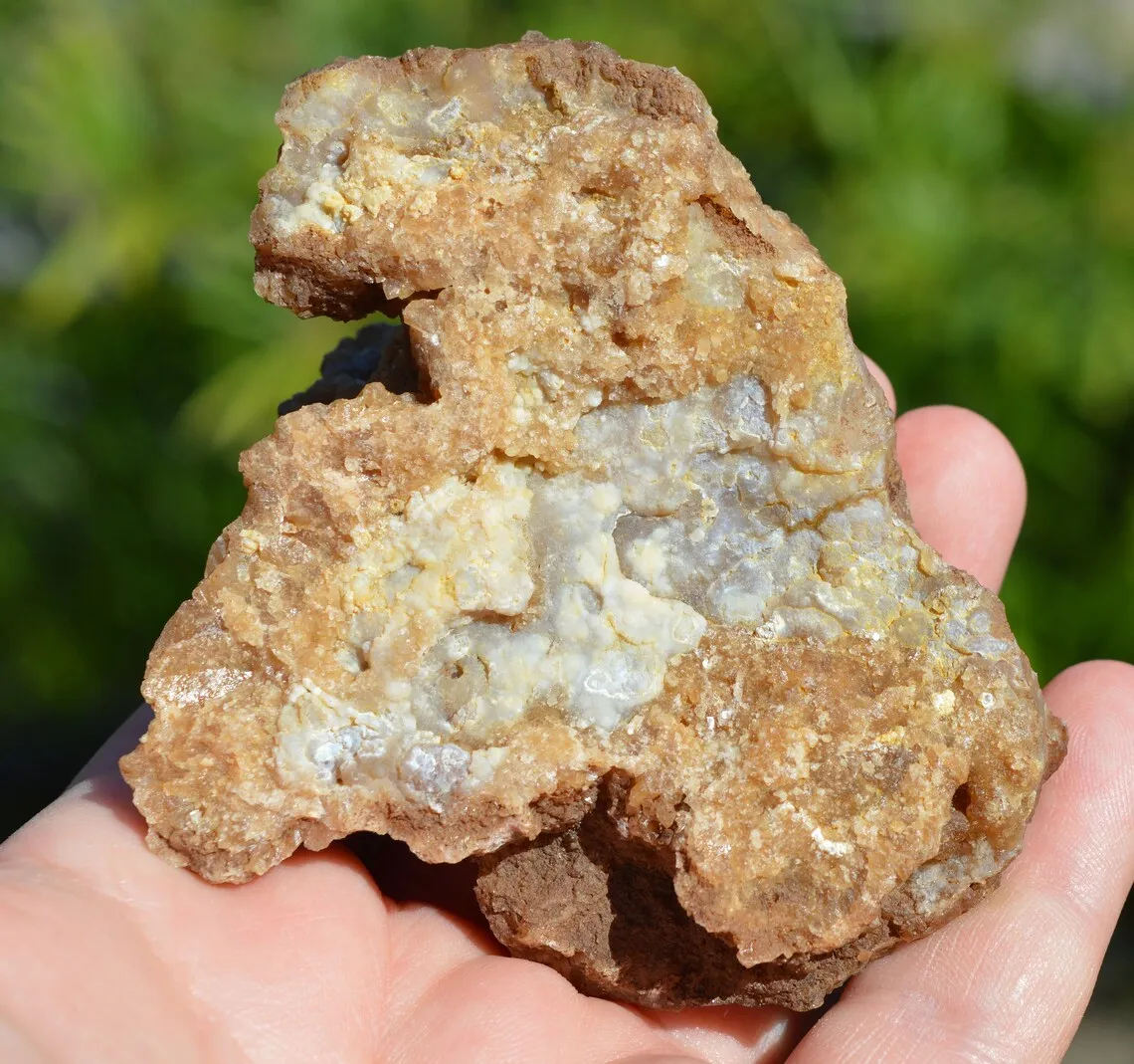 Natural unheated citrine 172 grams - Bakrit, Ifrane Province, Fez-Meknes Region, Morocco - image 4