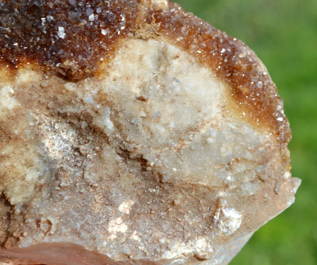 Natural unheated citrine 2138 grams - Alnif Cercle, Tinghir Province, Drâa-Tafilalet Region, Morocco - image 5