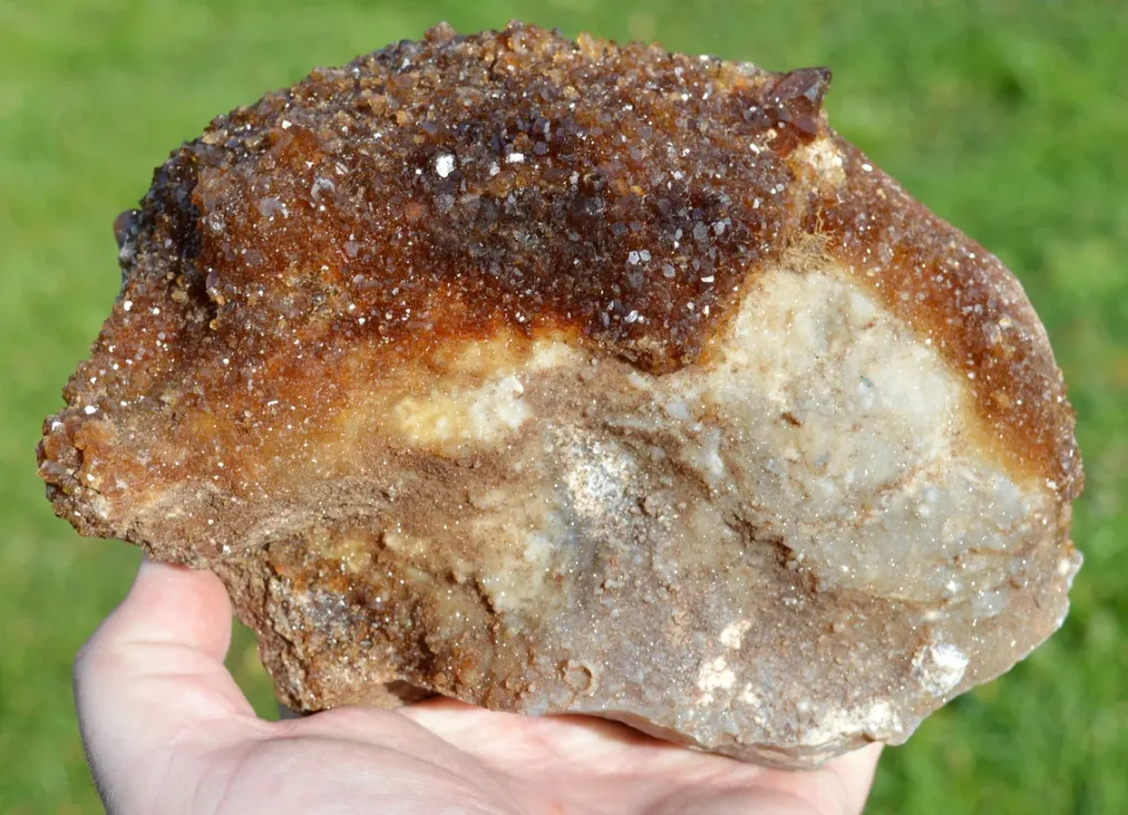 Natural unheated citrine 2138 grams - Alnif Cercle, Tinghir Province, Drâa-Tafilalet Region, Morocco image