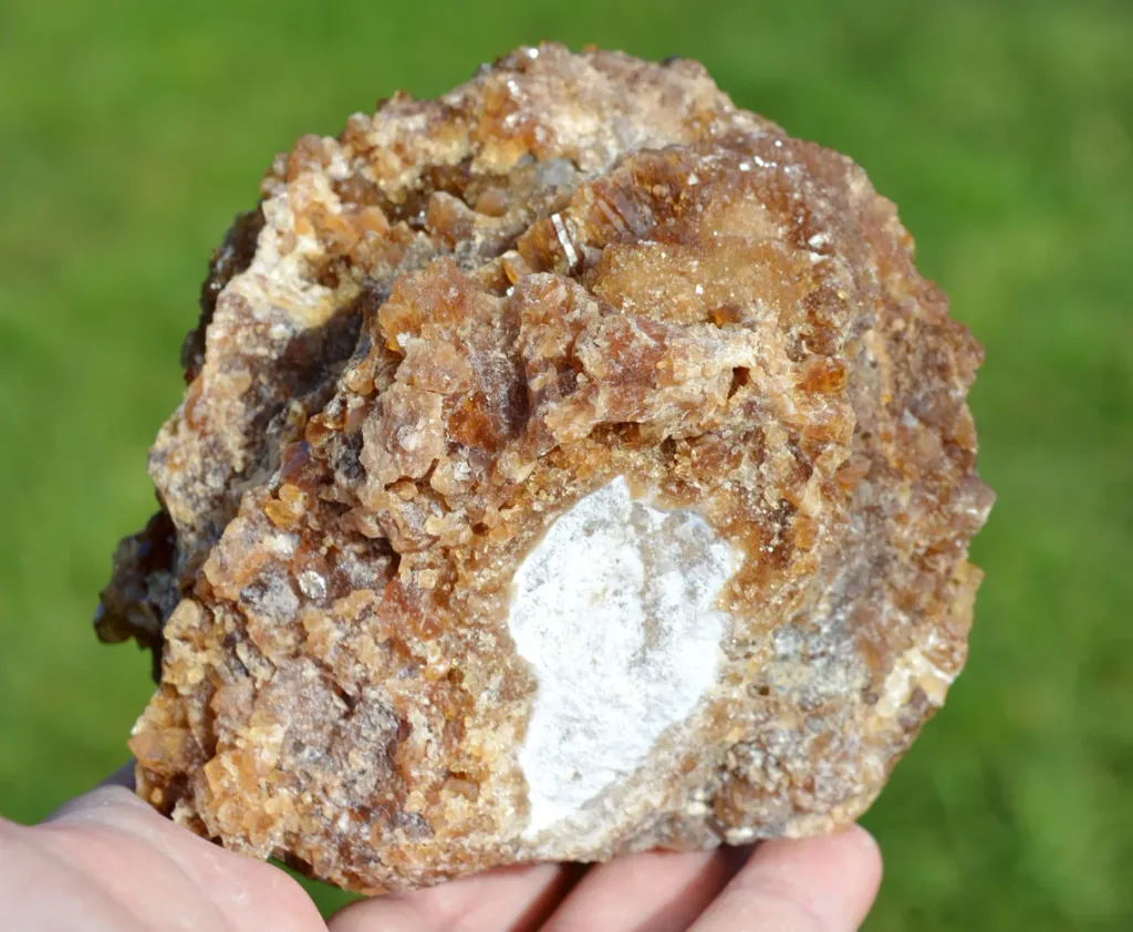 Natural unheated citrine 777 grams - Alnif Cercle, Tinghir Province, Drâa-Tafilalet Region, Morocco - image 4