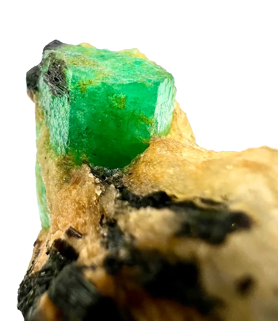 Natural Unique Emerald from Pakistan - image 6