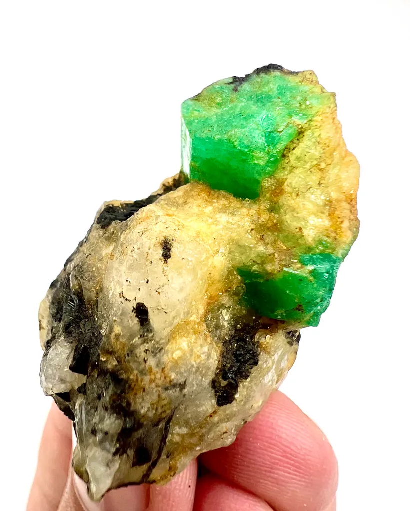 Natural Unique Emerald from Pakistan - image 5