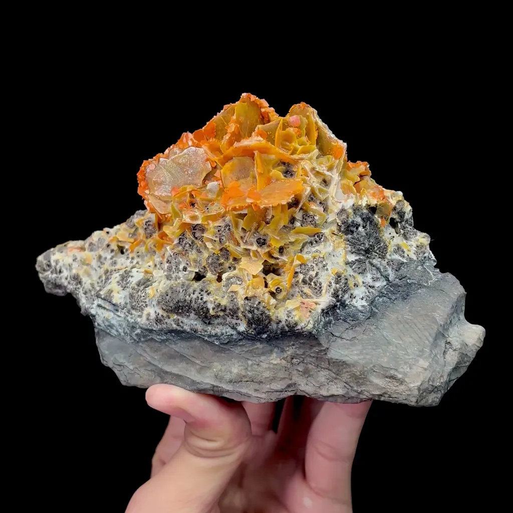 Natural Vanadinite Mineral Specimen,High Quality Specimen,XINJIANG,CHINA(160*57*90mm) image
