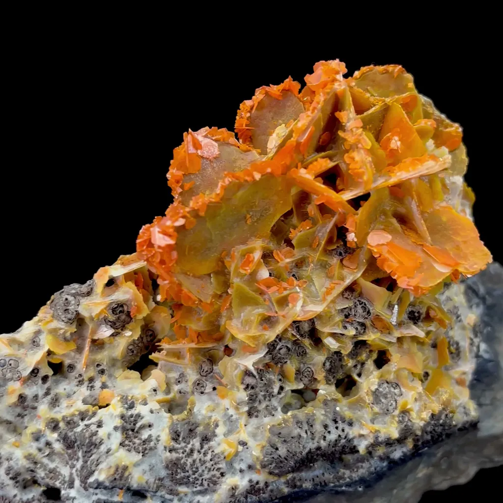 Natural Vanadinite Mineral Specimen,High Quality Specimen,XINJIANG,CHINA(160*57*90mm) - image 2