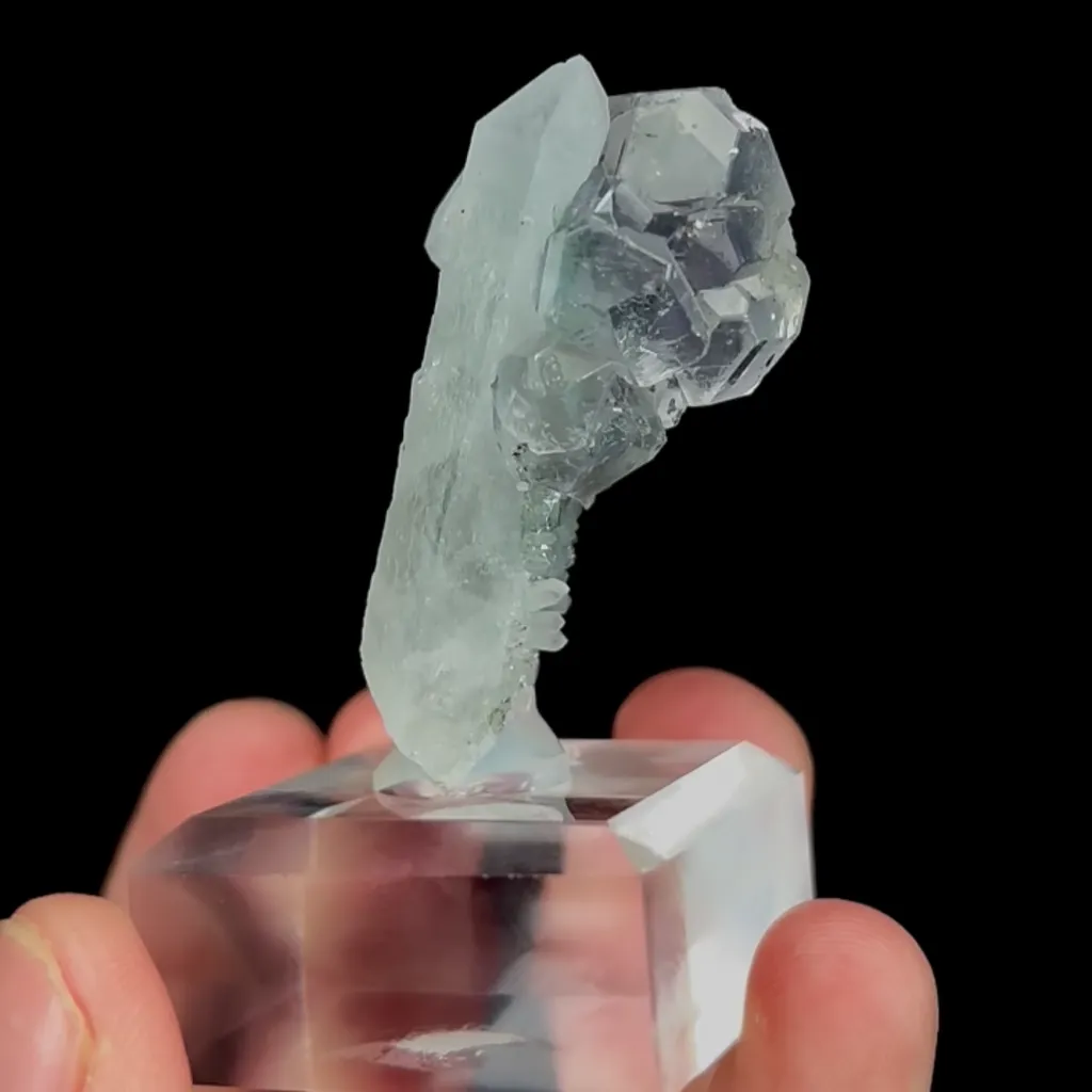 Natural White Transparent Fluorite and Quartz Tower, Mineral Specimen:Yaogangxian,Hunan (25*20*40MM) - image 4