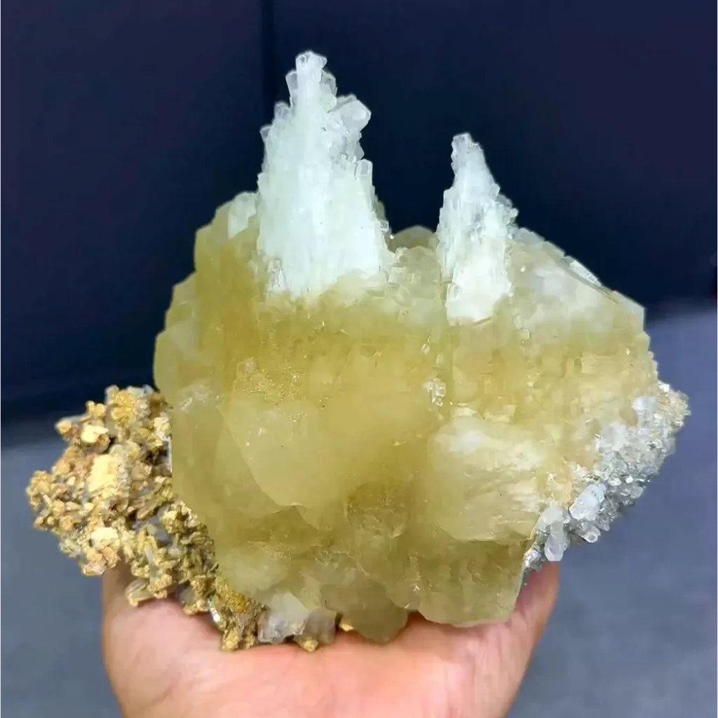 Natural Yellow and White Calcite comes from Fujian,China 130*110*100MM image