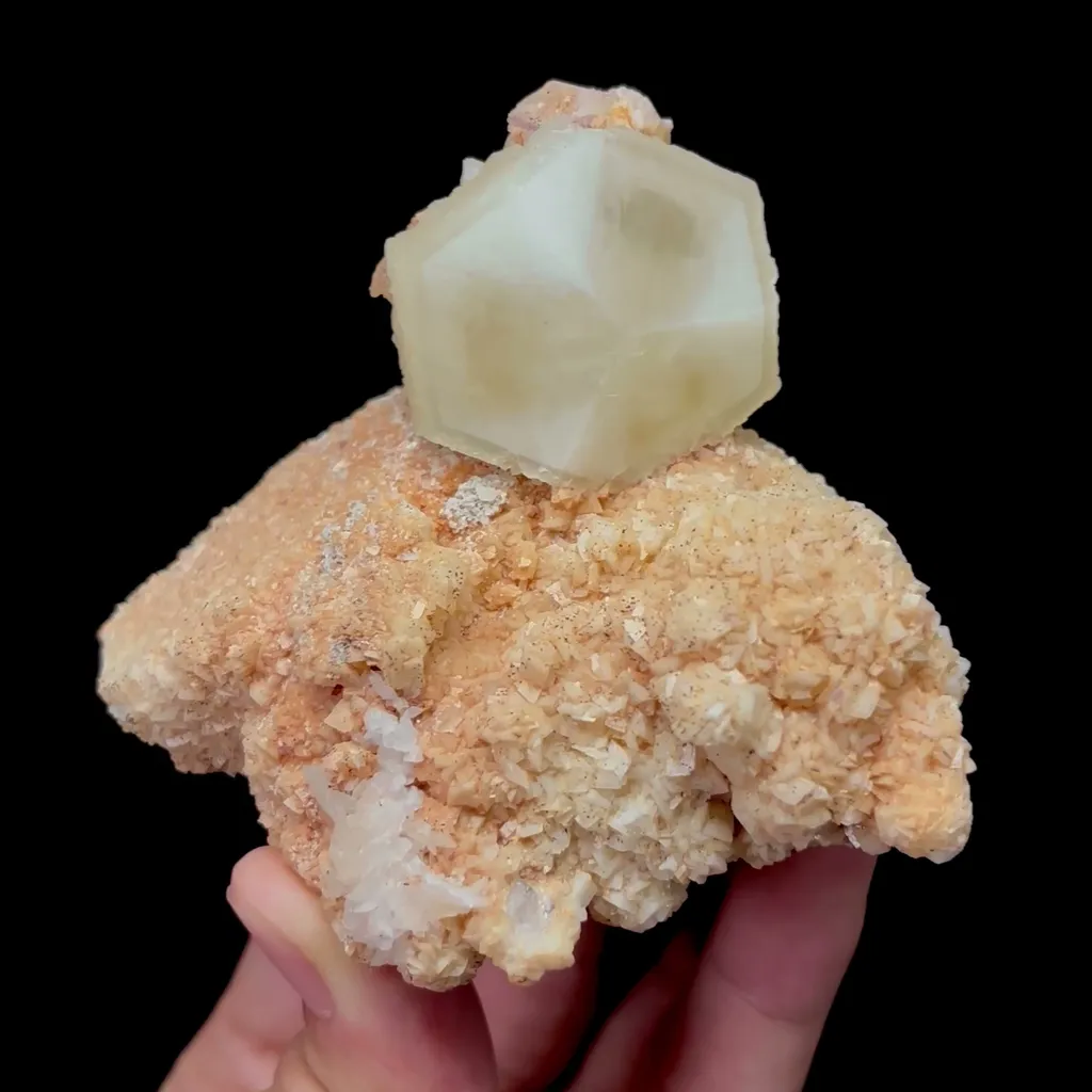 Natural Yellow Calcite and Dolomite Mineral Specimen,High Quality Specimen,DA GUI SHAN,GUANGXI,CHINA(90*83*43mm) image