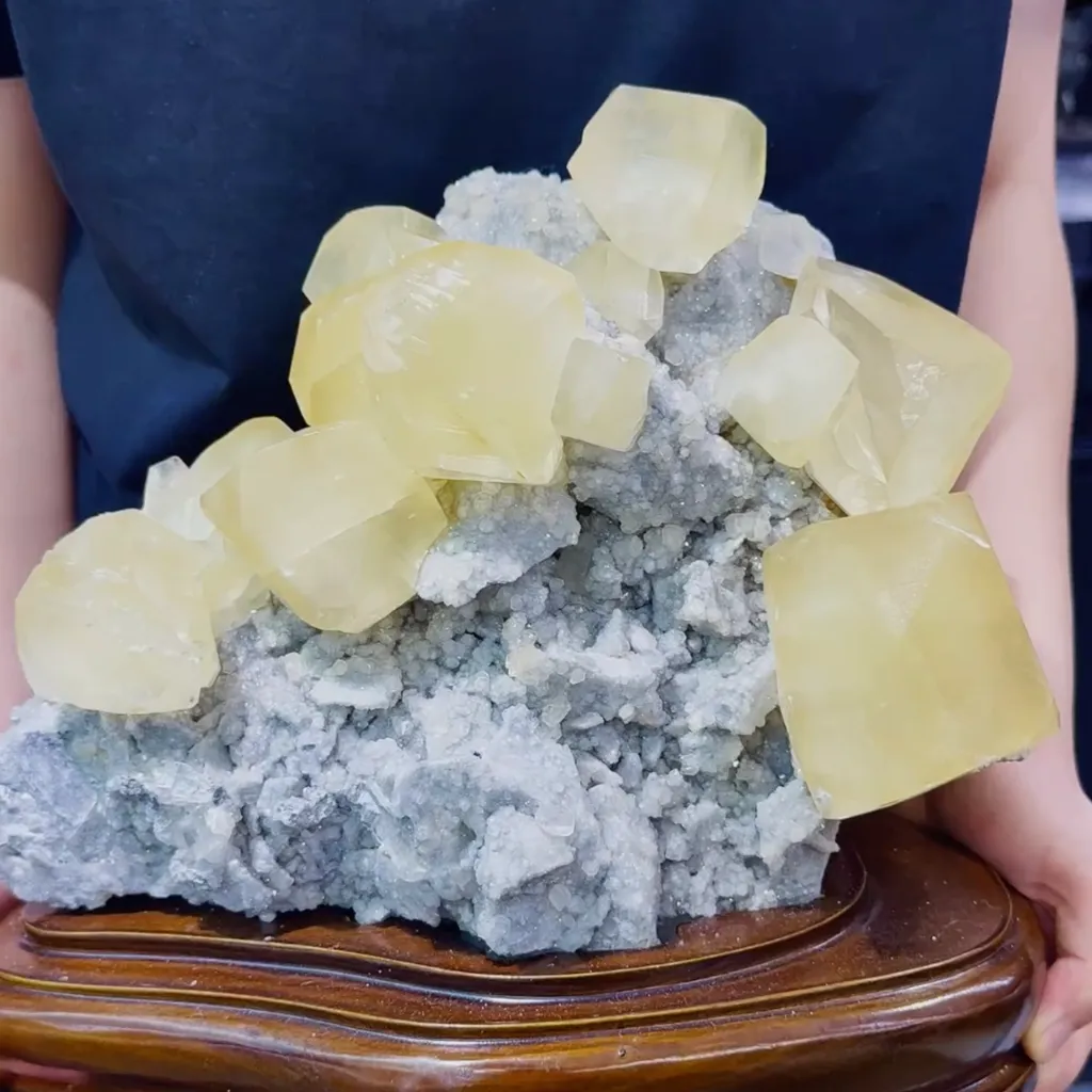 Natural Yellow Calcite comes from Fujian,China 250*190*240MM - image 2
